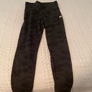 Vuori Daily Leggings.